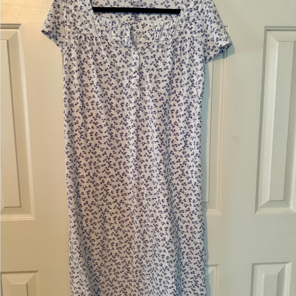 Croft & Barrow Nightgown – Size Small Button Front Cottagecore Sleep Dress